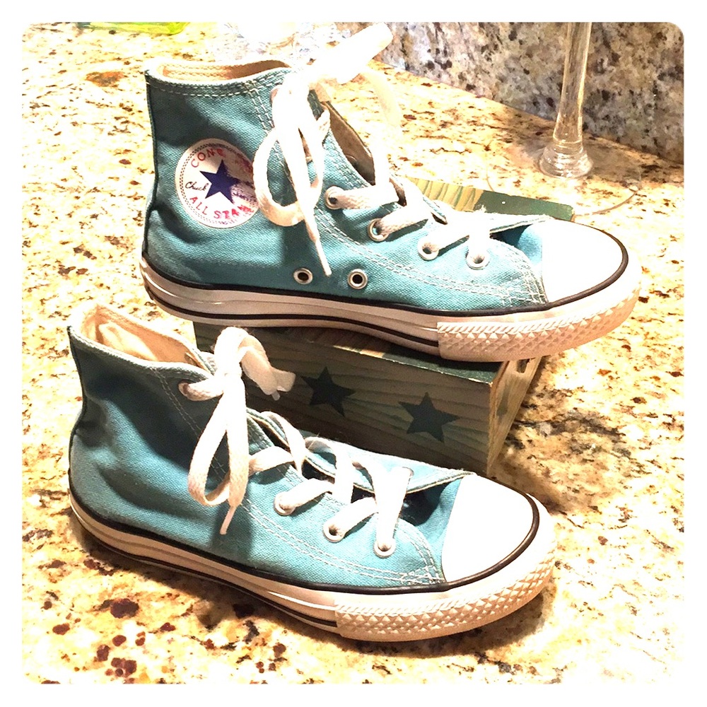 Girl’s Converse Hi top
